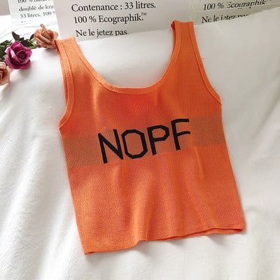 Póló ovális nyakkivágással és hímzéssel