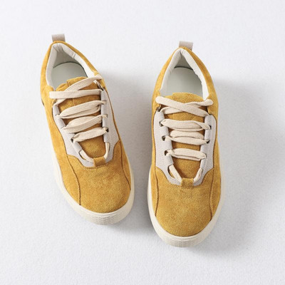 Casual γυναικεία αθλητικά παπούτσια από οικολογικό σουέτ και επίπεδη σόλα