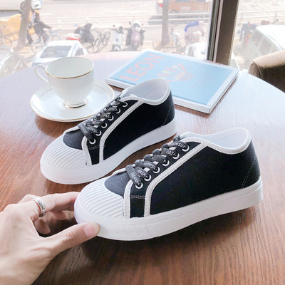 Νέο μοντέλο casual γυναικεία αθλητικά παπούτσια με κορδόνια και επίπεδη σόλα