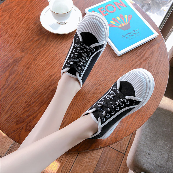 Νέο μοντέλο casual γυναικεία αθλητικά παπούτσια με κορδόνια και επίπεδη σόλα