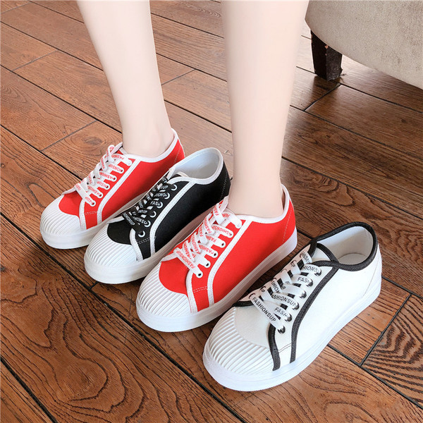 Νέο μοντέλο casual γυναικεία αθλητικά παπούτσια με κορδόνια και επίπεδη σόλα