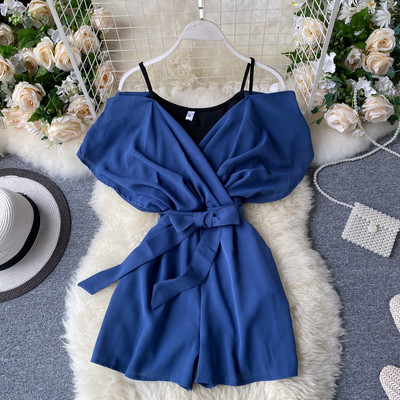 Naiste lühike kombinesoon vöörihmaga