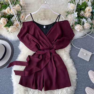 Naiste lühike kombinesoon vöörihmaga