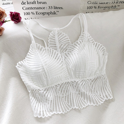 Μοντέρνο γυναικείο αμάνικο με δαντέλα