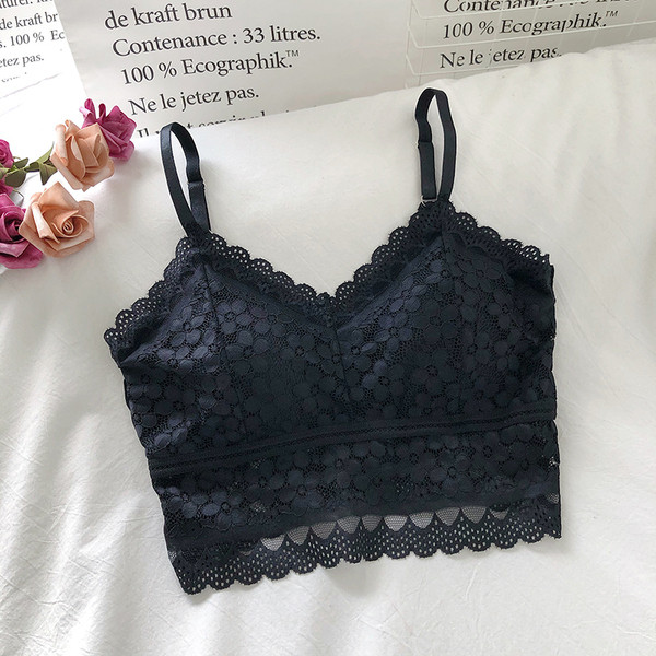 Finom női melltartó vékony pántokkal