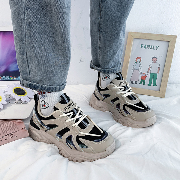 Νέο μοντέλο casual γυναικεία αθλητικά παπόυτσια με τραχιά σόλα και κορδόνια