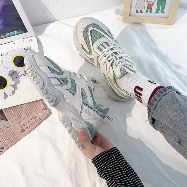 Νέο μοντέλο casual γυναικεία αθλητικά παπόυτσια με τραχιά σόλα και κορδόνια