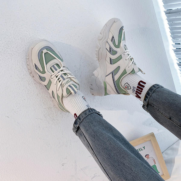 Νέο μοντέλο casual γυναικεία αθλητικά παπόυτσια με τραχιά σόλα και κορδόνια