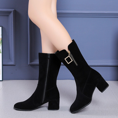 Κομψές γυναικείες μπότες με τετράγωνο τακούνι από οικολογικό σουέτ