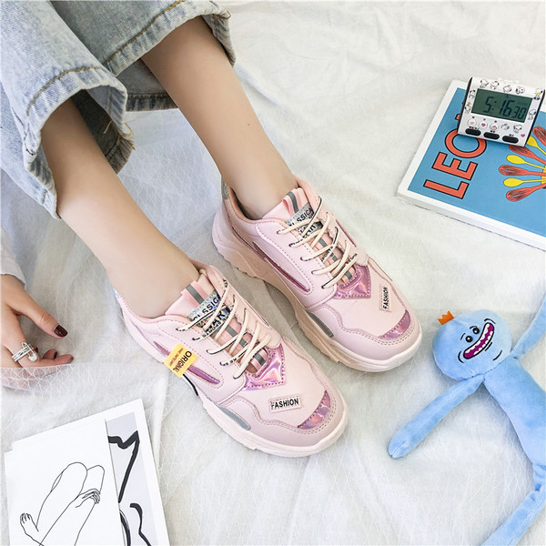 Casual γυναικεία αθλητικά παπούτσια - με τραχιά σόλα και κορδόνια