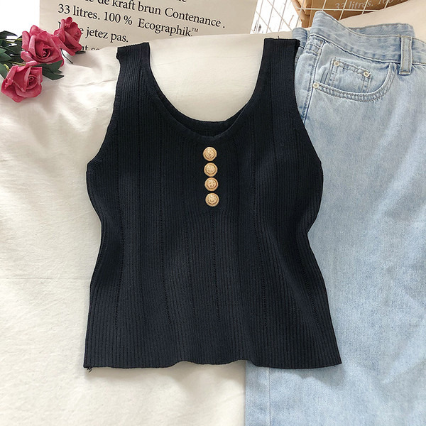 Moodne naiste topp ovaalse kaelusega ja metallnööpidega