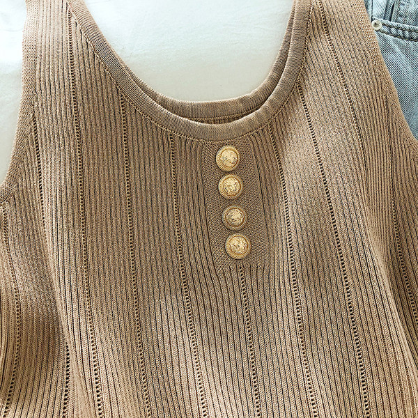 Moodne naiste topp ovaalse kaelusega ja metallnööpidega