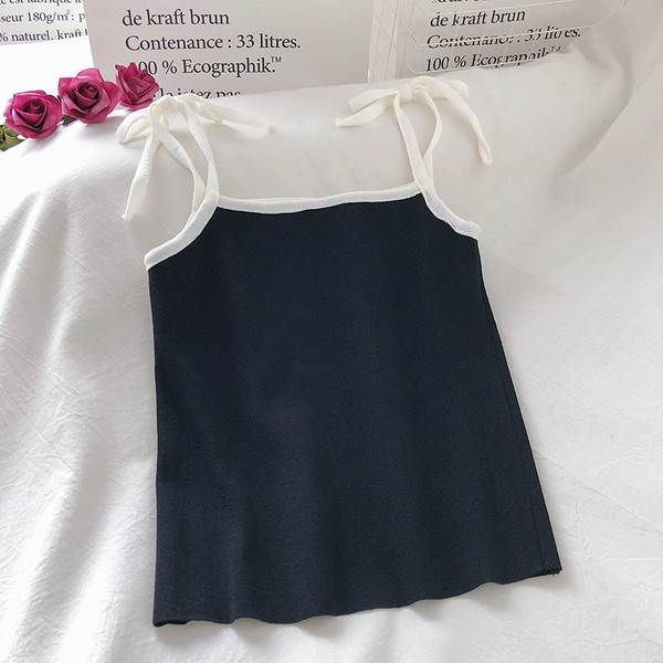 Καθημερινό γυναικείο αμάνικο με λεπτές τιράντες