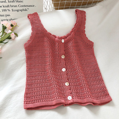 Μοντέρνο γυναικείο αμάνικο με κουμπιά