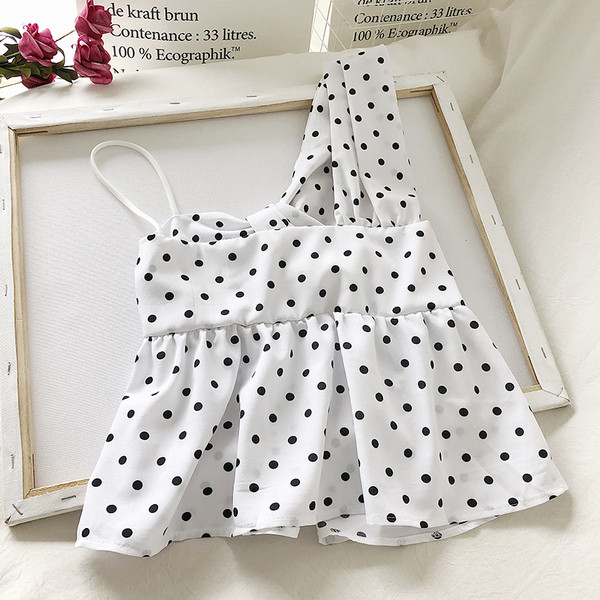 Kivágott, pöttyös női felső