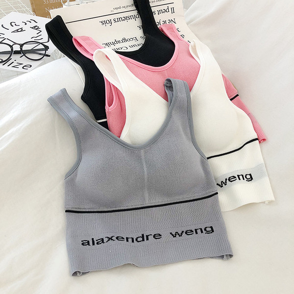 Napi női felső, széles pántokkal és hímzett felirattal