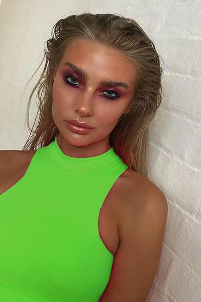 Moodne naiste lühike, tavaline mudel