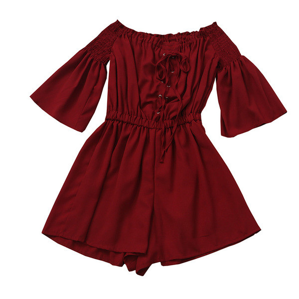 Modern női overall, nyakkendővel és rövid ujjú