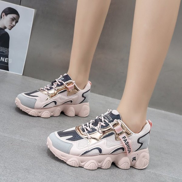 Νέο μοντέλο γυναικεία αθλητικά παπούτσια - με τραχιά σόλα και κορδόνια