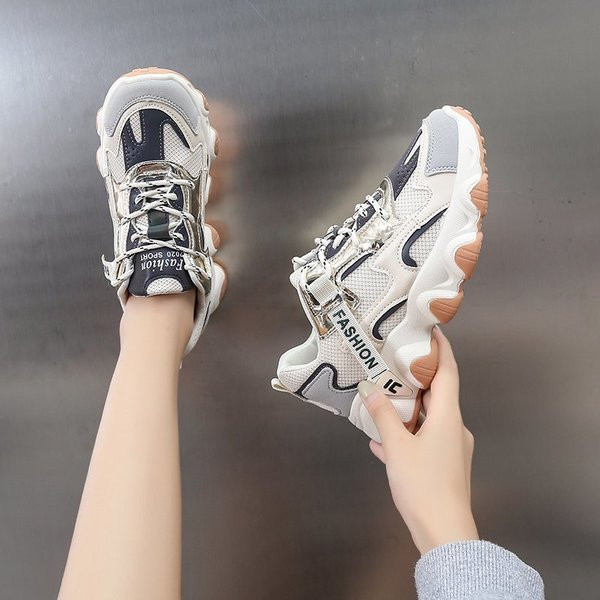 Νέο μοντέλο γυναικεία αθλητικά παπούτσια - με τραχιά σόλα και κορδόνια