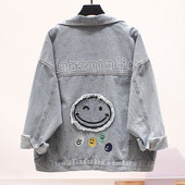 Női alkalmi farmerdzseki hímzéssel és felirattal