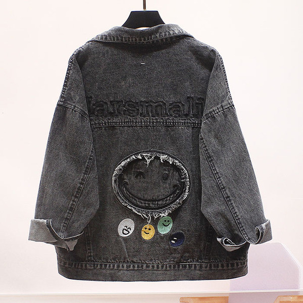 Női alkalmi farmerdzseki hímzéssel és felirattal