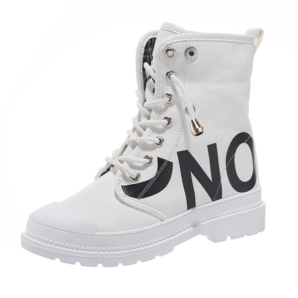 Őszi női textilcsizma felirattal