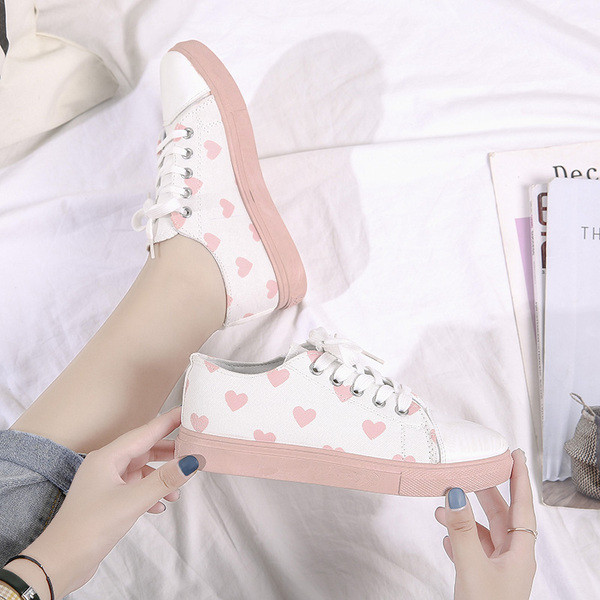 Νέο μοντέλο γυναικεία αθλητικά παπούτσια με τύπωμα καρδιές