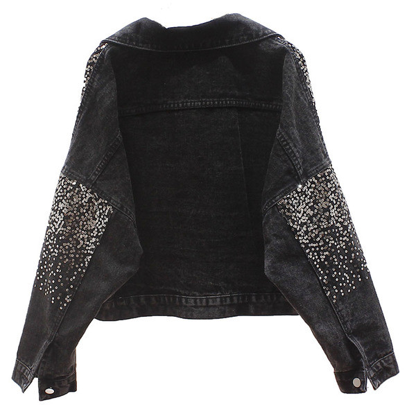 Stílusos női farmerdzseki kövekkel és mély zsebekkel