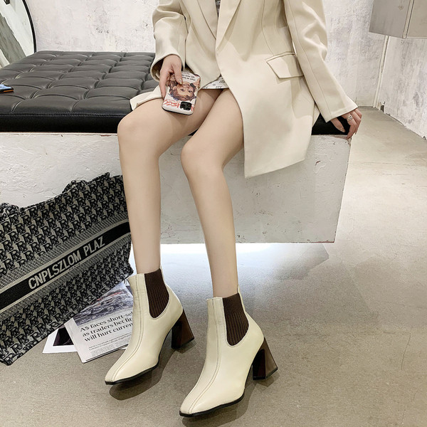 Modern női csizma szögletes sarkú öko bőrből