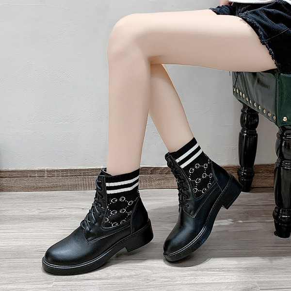 Nahast vabaaja naiste saapad