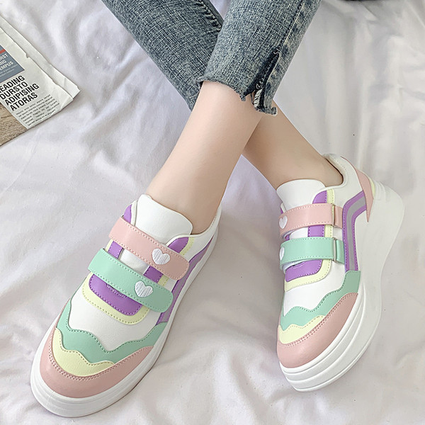 Női színes tornacipő új modellje lapos talppal