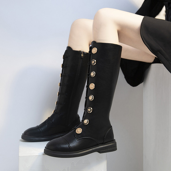 Új modell női bőrcsizma arany gombokkal