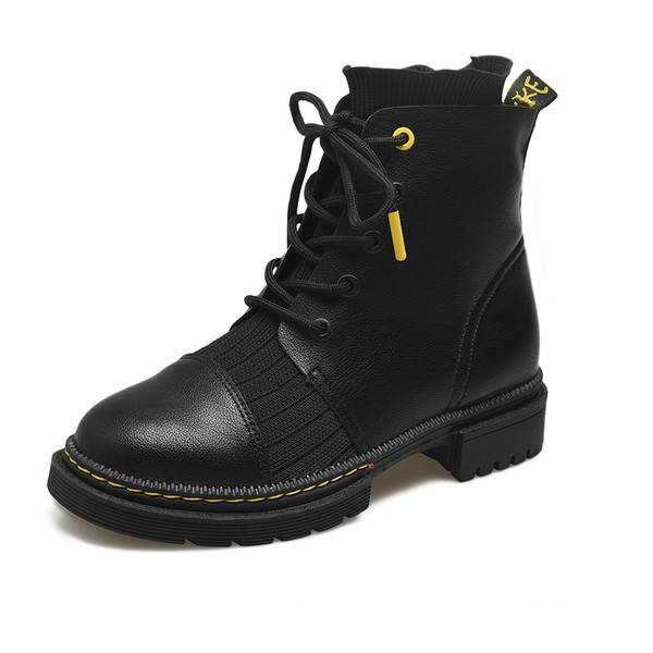 Öko-nahast ja kandilise madala kontsaga moodsad naiste saapad