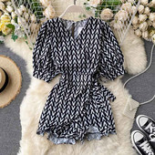 Must-valge spits-kaelusega naiste lühike kombinesoon