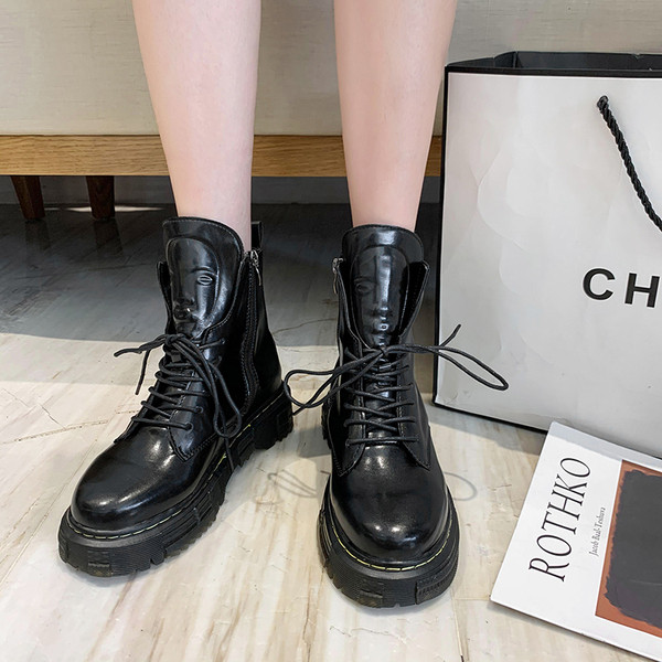 Alkalmi női téli csizma magas talppal