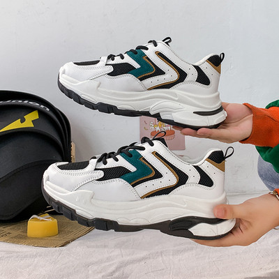 Γυναικεία αθλητικά παπούτσια - με κορδόνια και τραχιά σόλα