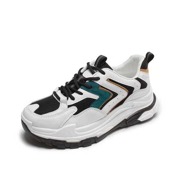 Γυναικεία αθλητικά παπούτσια - με κορδόνια και τραχιά σόλα