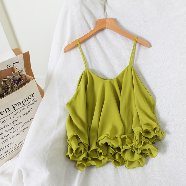 Lai peenikeste rihmadega naiste topp