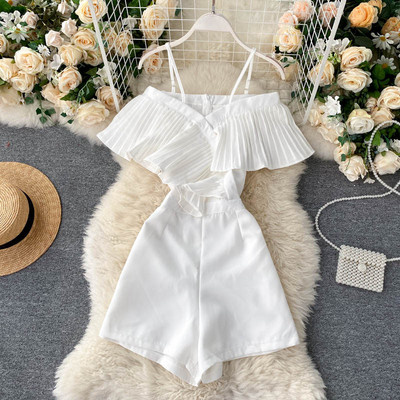 Stiilne naiste lühike kombinesoon V-kaelusega ja õhukeste rihmadega