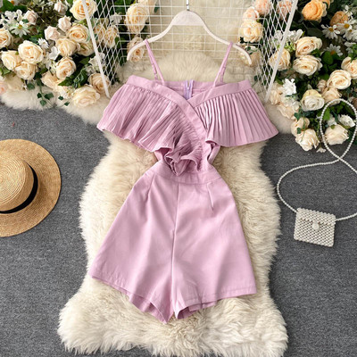 Stiilne naiste lühike kombinesoon V-kaelusega ja õhukeste rihmadega