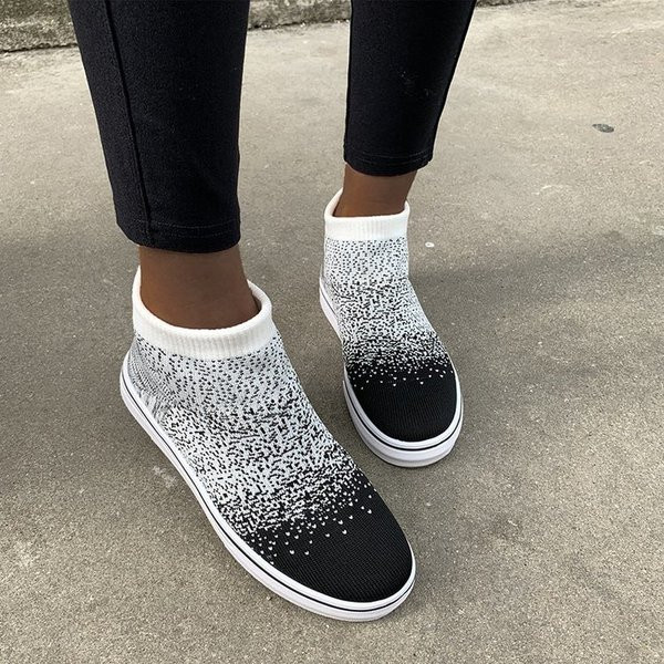 Νέο μοντέλο πάνινα παπούτσια με επίπεδη σόλα