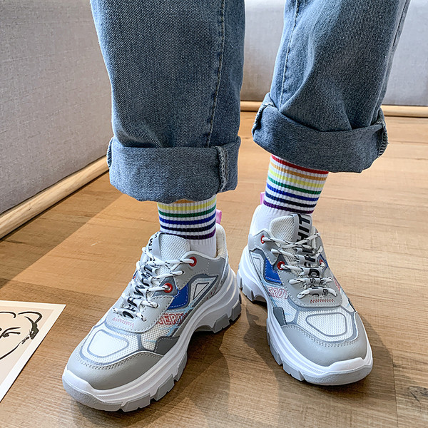 Új, fűzős női tornacipő modell