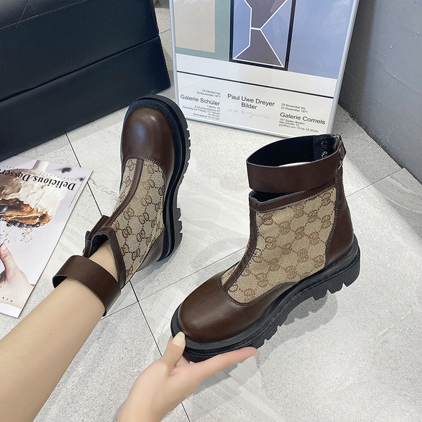 Új női csizma modell és zsebelem