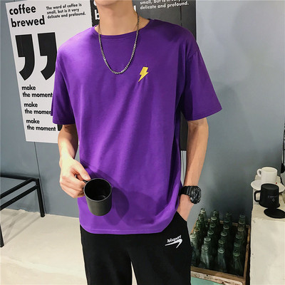 Καλοκαιρινό ανδρικό μπλουζάκι με κεντήματα