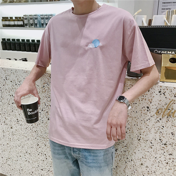 Καλοκαιρινό ανδρικό μπλουζάκι με κεντήματα 