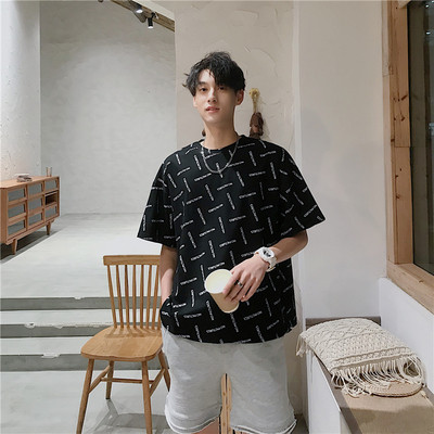 Ανδρικό μπλουζάκι με κοντά μανίκια και επιγραφές