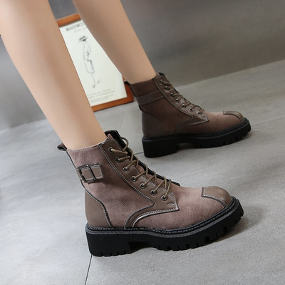 Casual γυναικείες μπότες με κορδόνια και επίπεδη σόλα σε δύο χρώματα