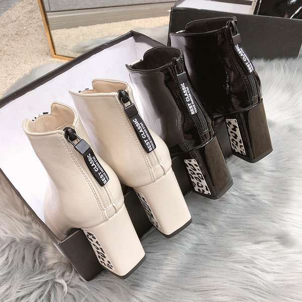 Öko bőrből készült női csizma sarokkal és cipzárral, két színben