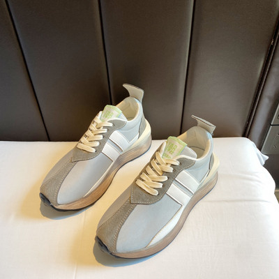 Νέο μοντέλο γυναικεία αθλητικά παπούτσια με κορδόνια και έμβλημα